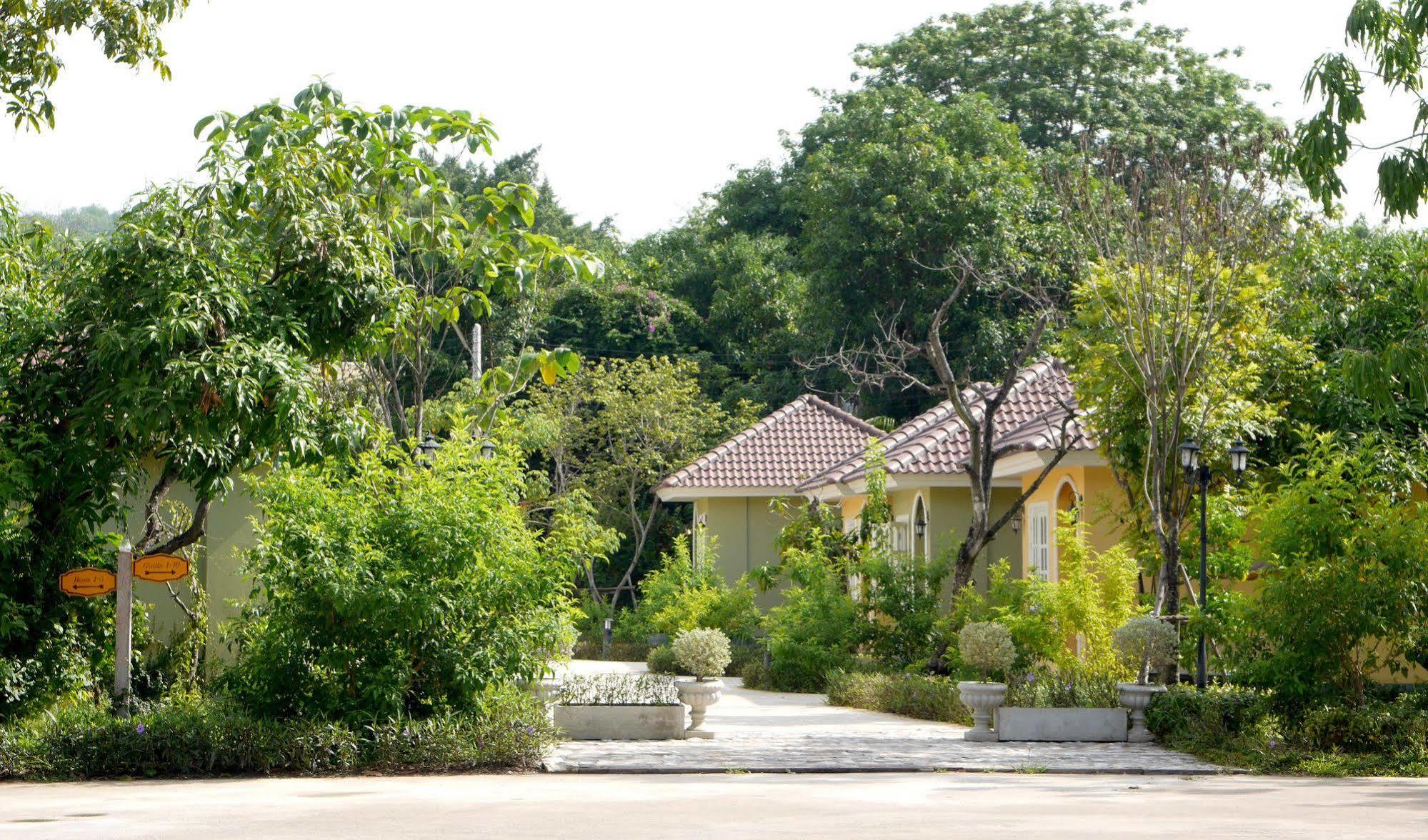 Wangpla Villa Resort Nakhon Sawan Exterior foto